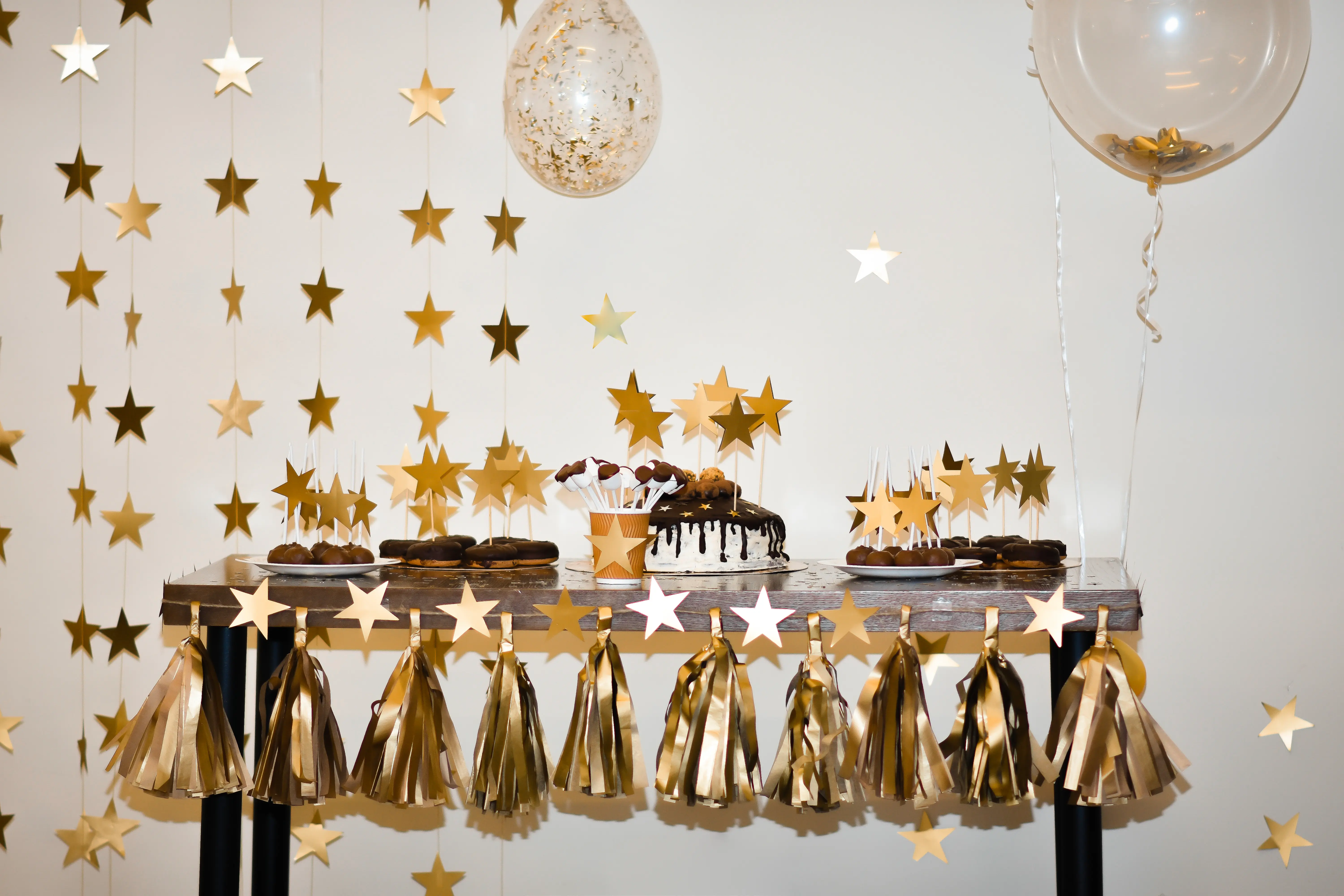 Birthday Party Decorations for Adults in Los Angeles