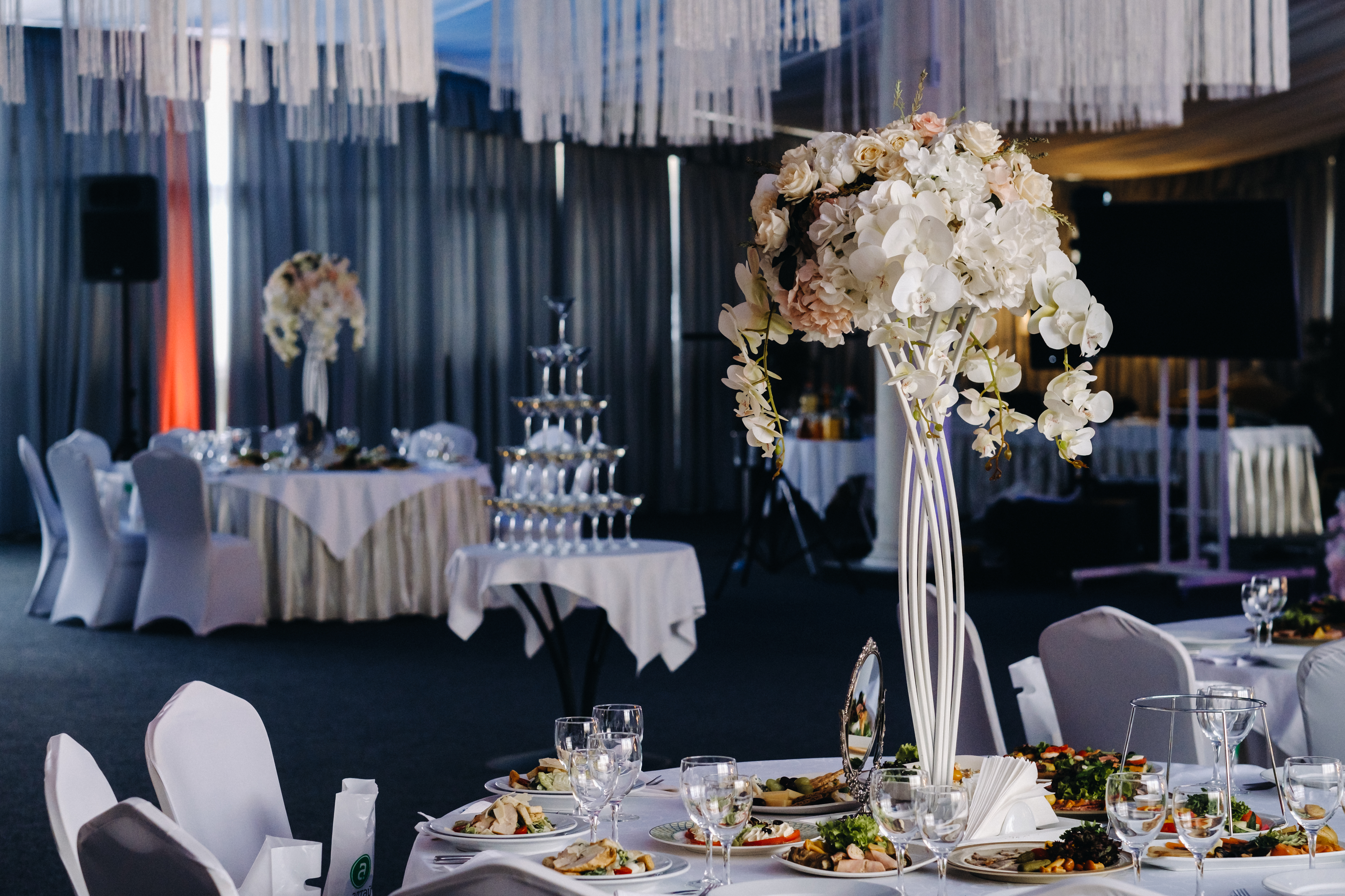 Modern Wedding Decor in Los Angeles: Ideas & Trends