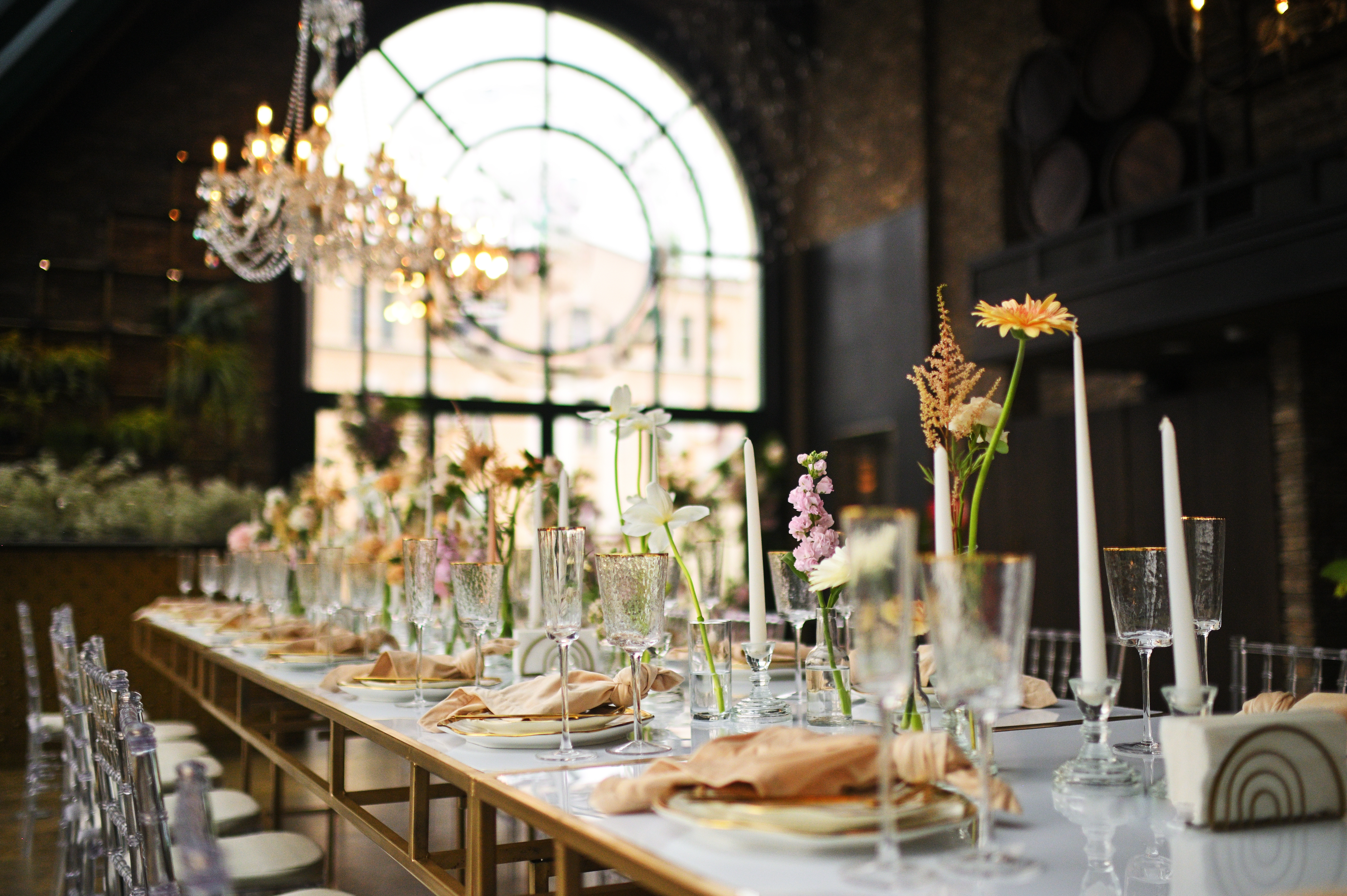 Modern Wedding Decor in Los Angeles: Ideas & Trends